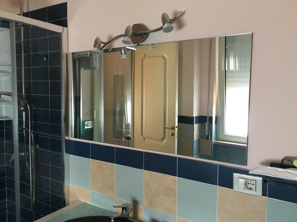 Gioviale Rooms Portici Eksteriør bilde